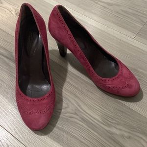 Boden Fuchsia/Magenta Suede Heels Size 39(8)